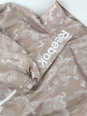 Reebok Womens Track Jacket XL Windbreaker Mesh Lined Camo Spellout REW231JK04